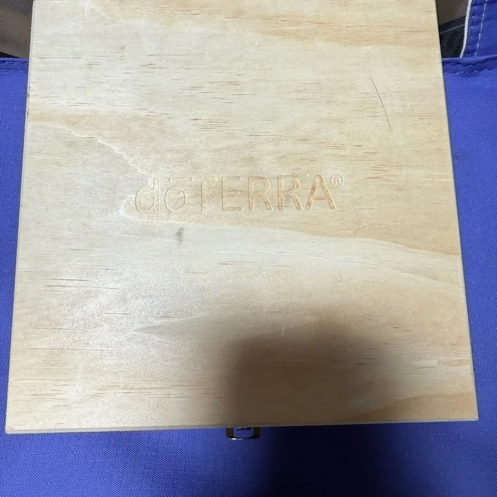 doTERRA Light Wood Storage Box - Picture 3 of 3